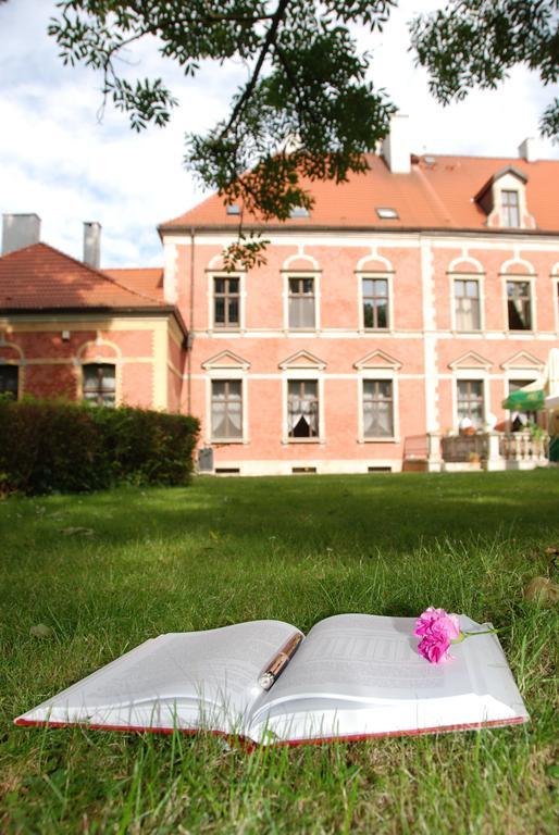 Lezno Palace Eksteriør billede