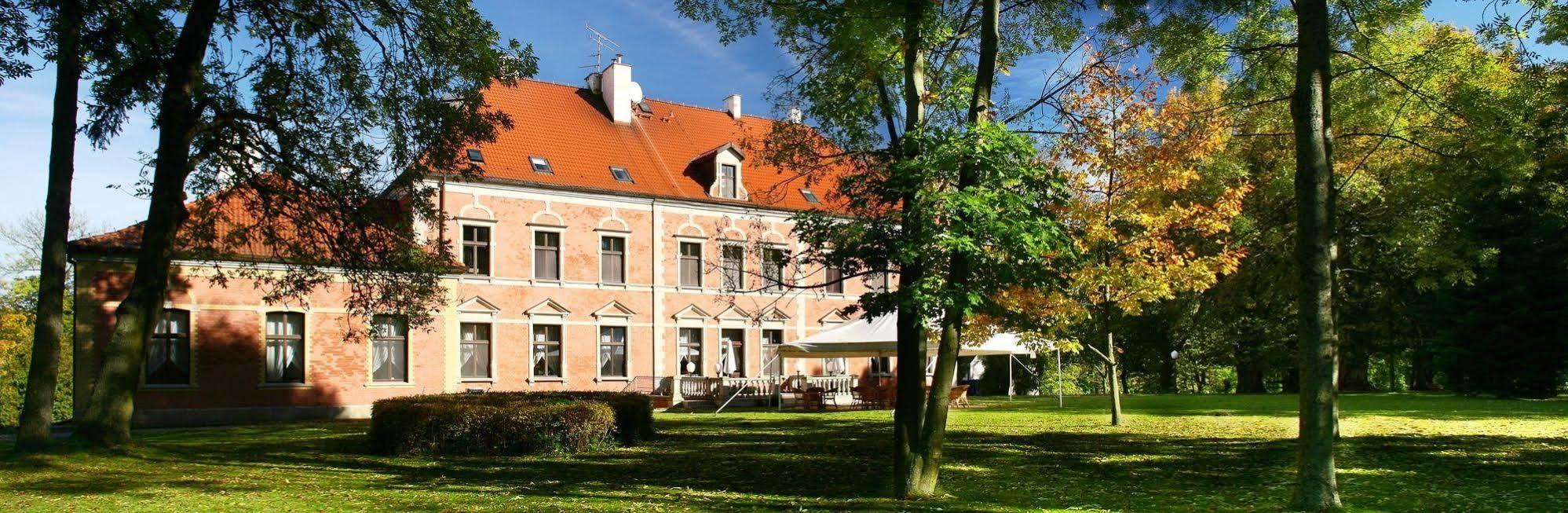 Lezno Palace Eksteriør billede