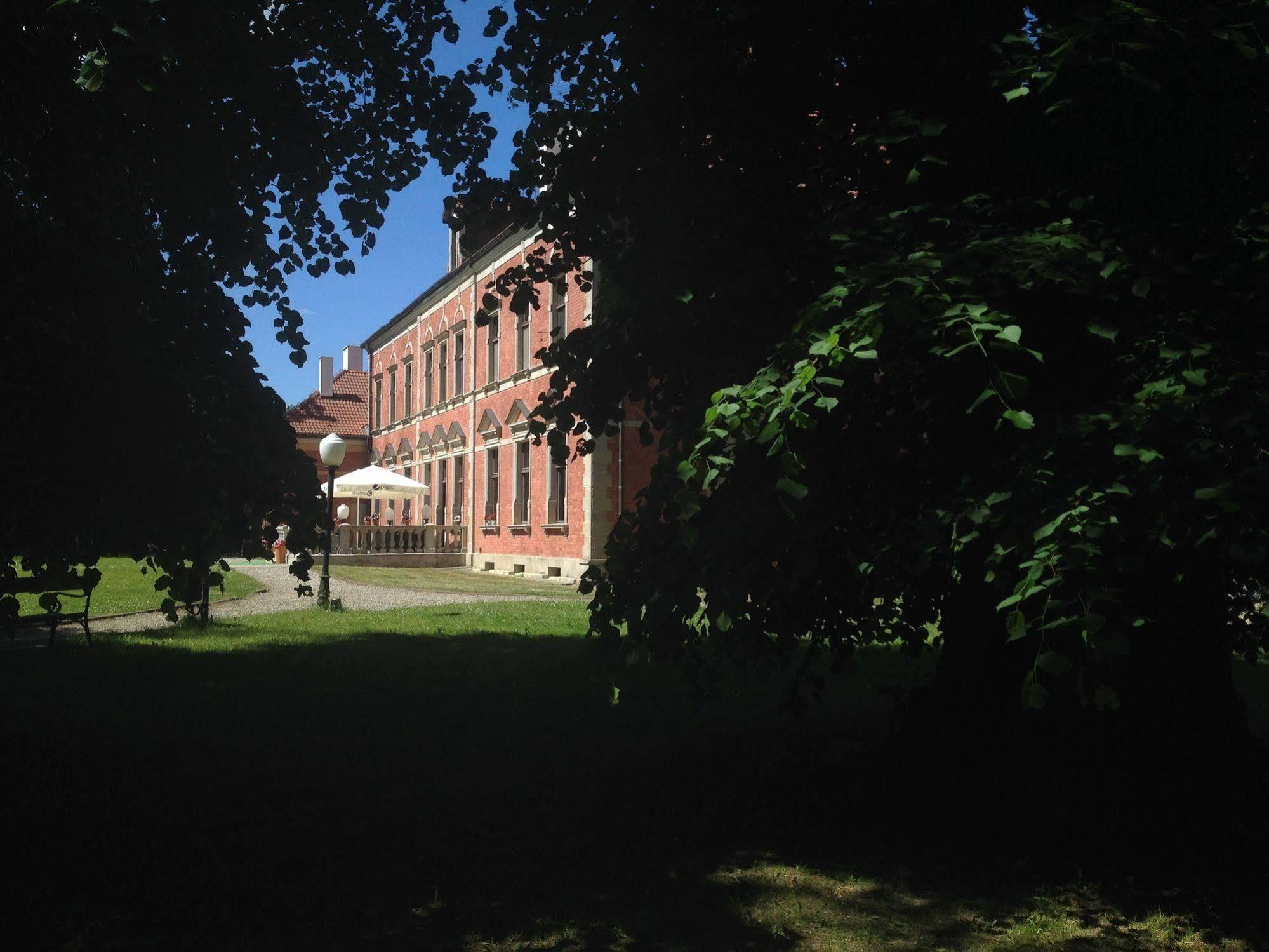 Lezno Palace Eksteriør billede
